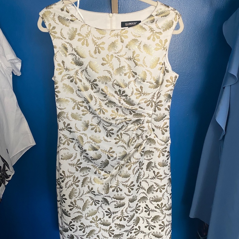 Elegant dress - Picture 2 of 4